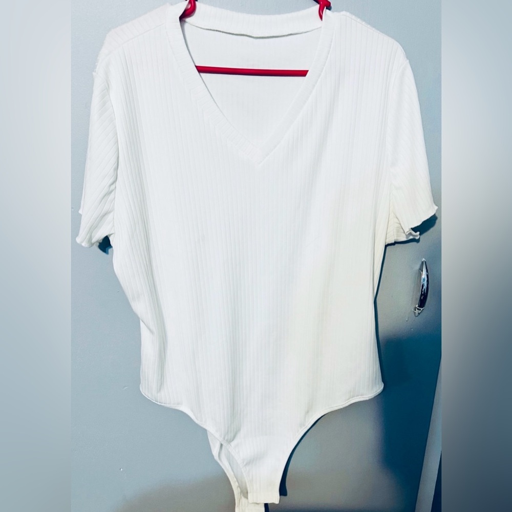 New 3x ribbed white body suit- boho boutique